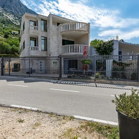 With Parking Space Drasnice, Makarska - 22517 דרזניצה
