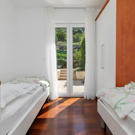 Apartment With Parking Space Drasnice, Makarska - 22517