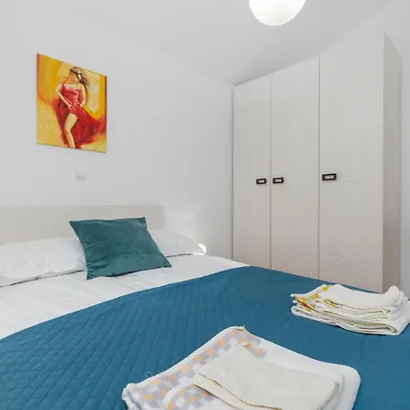 Apartment With Parking Space Drasnice, Makarska - 22517
